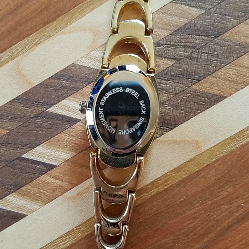 Women's Gold Watch - Picture 5 of 6